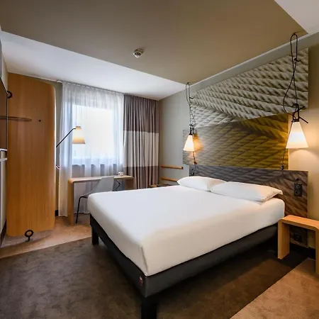Готель Ibis Zentrum 3*